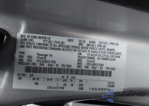 2016 Ford Focus S z USA, uszkodzony, nr VIN 1FADP3E27GL397648